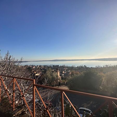 Sguardo Sul Lago Trevignano Romano Bagian luar foto