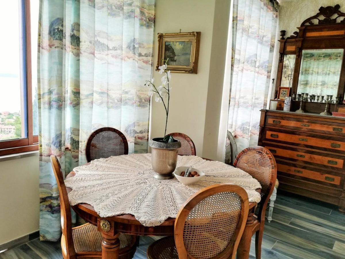 Sguardo Sul Lago Trevignano Romano Bagian luar foto