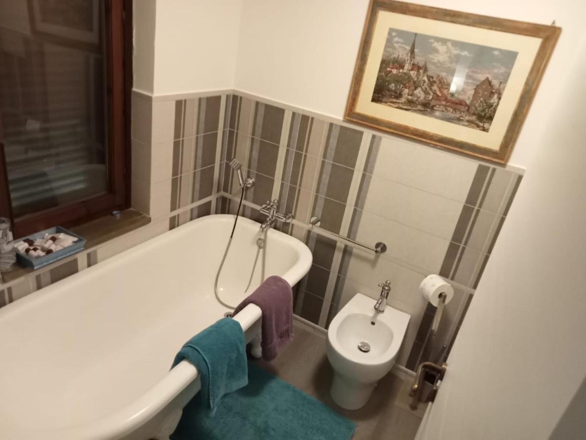 Sguardo Sul Lago Trevignano Romano Bagian luar foto