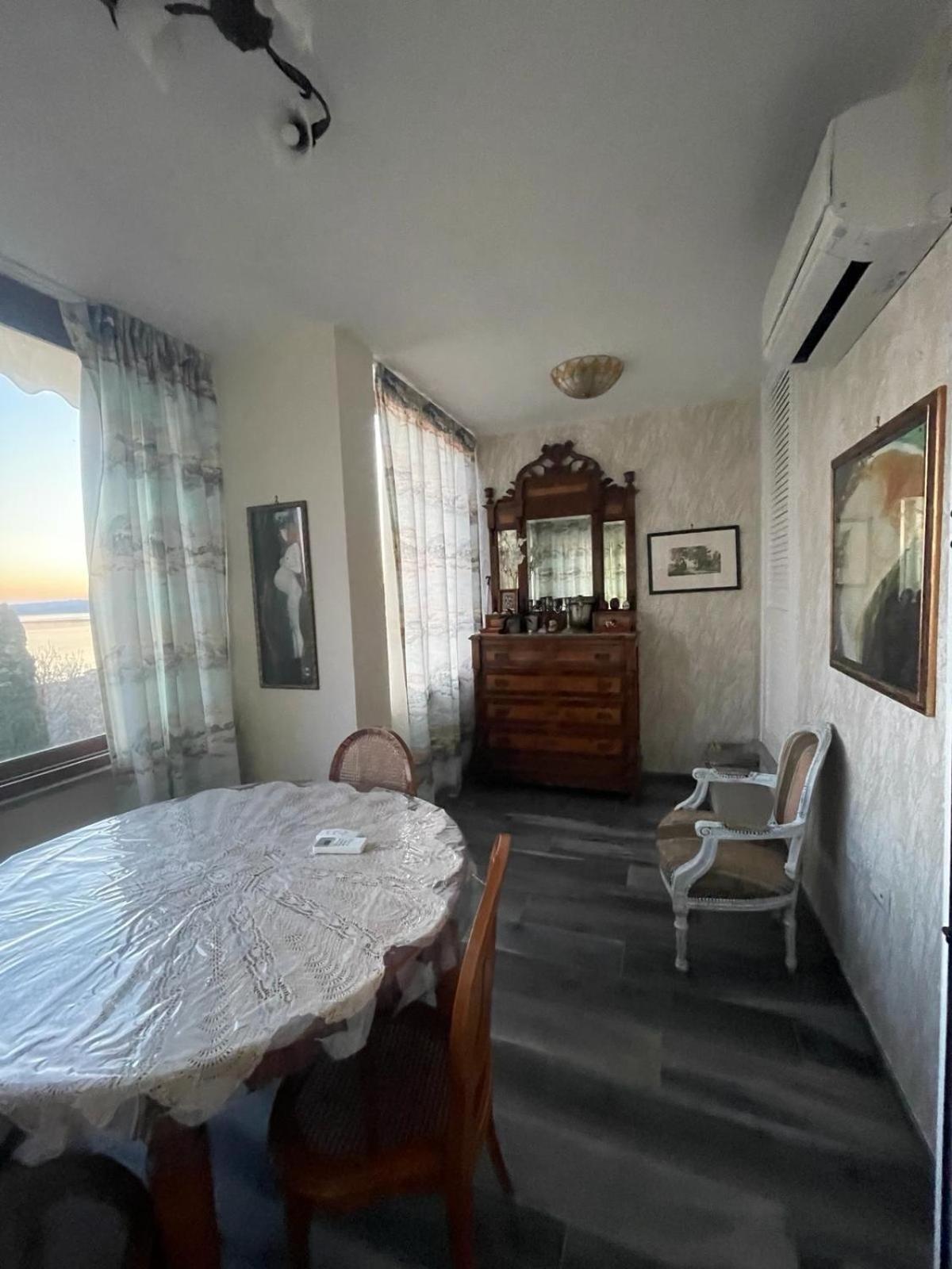 Sguardo Sul Lago Trevignano Romano Bagian luar foto